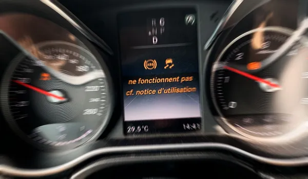 Corriger un problème d'ABS sur le van Mercedes Marco Polo