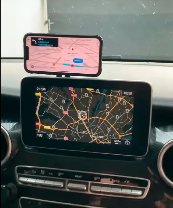 Une solution alternative pour fixer son Smartphone dans son van